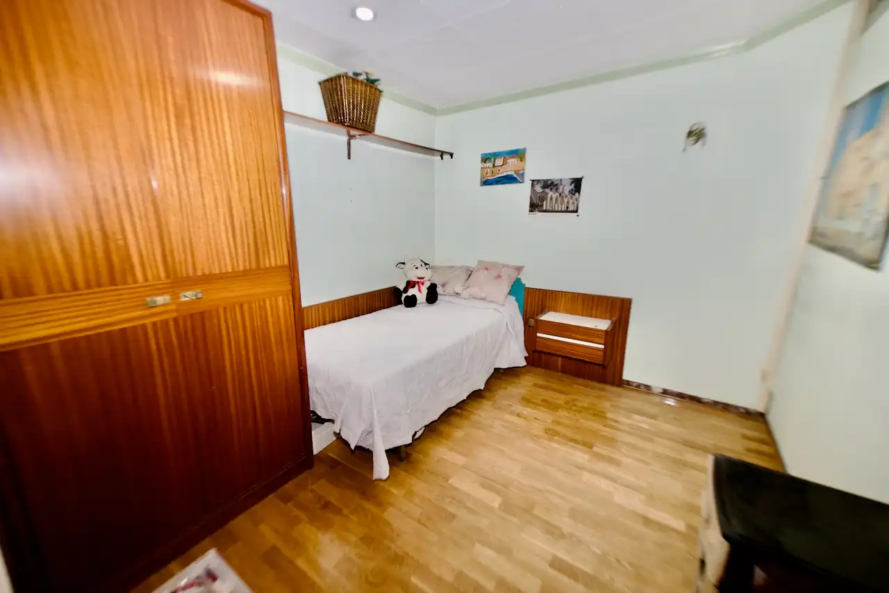 Dormitori de Casa o xalet en venda en Terrassa amb Aire condicionat, Calefacció i Jardí privat