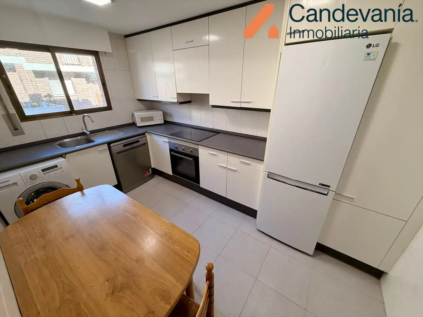 Kitchen of Detached homes for sale in Villanueva de Gállego  with Heating, Storage room and Community pool
