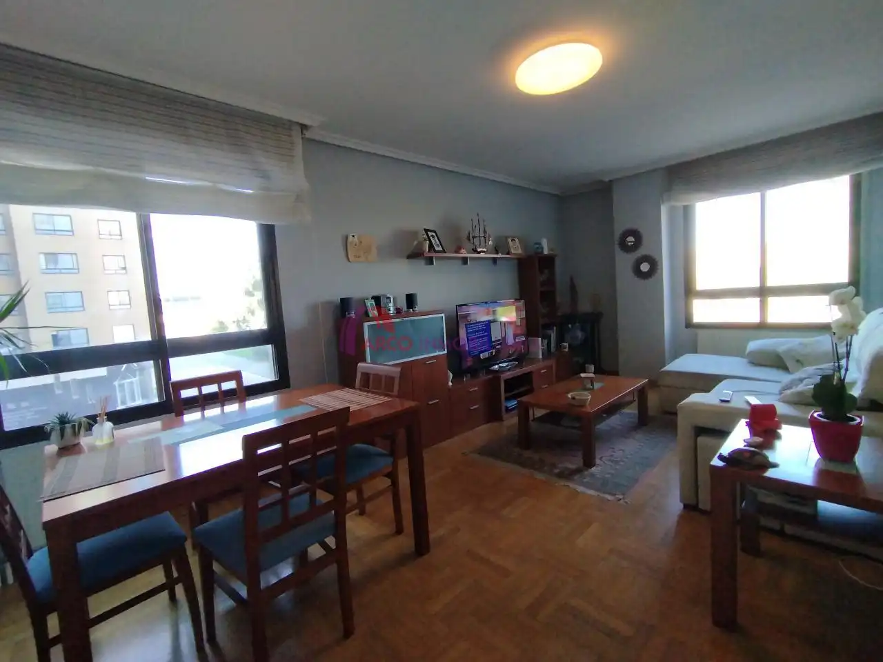 Sala d'estar de Apartament en venda en Burgos amb Calefacció, Parquet i Traster