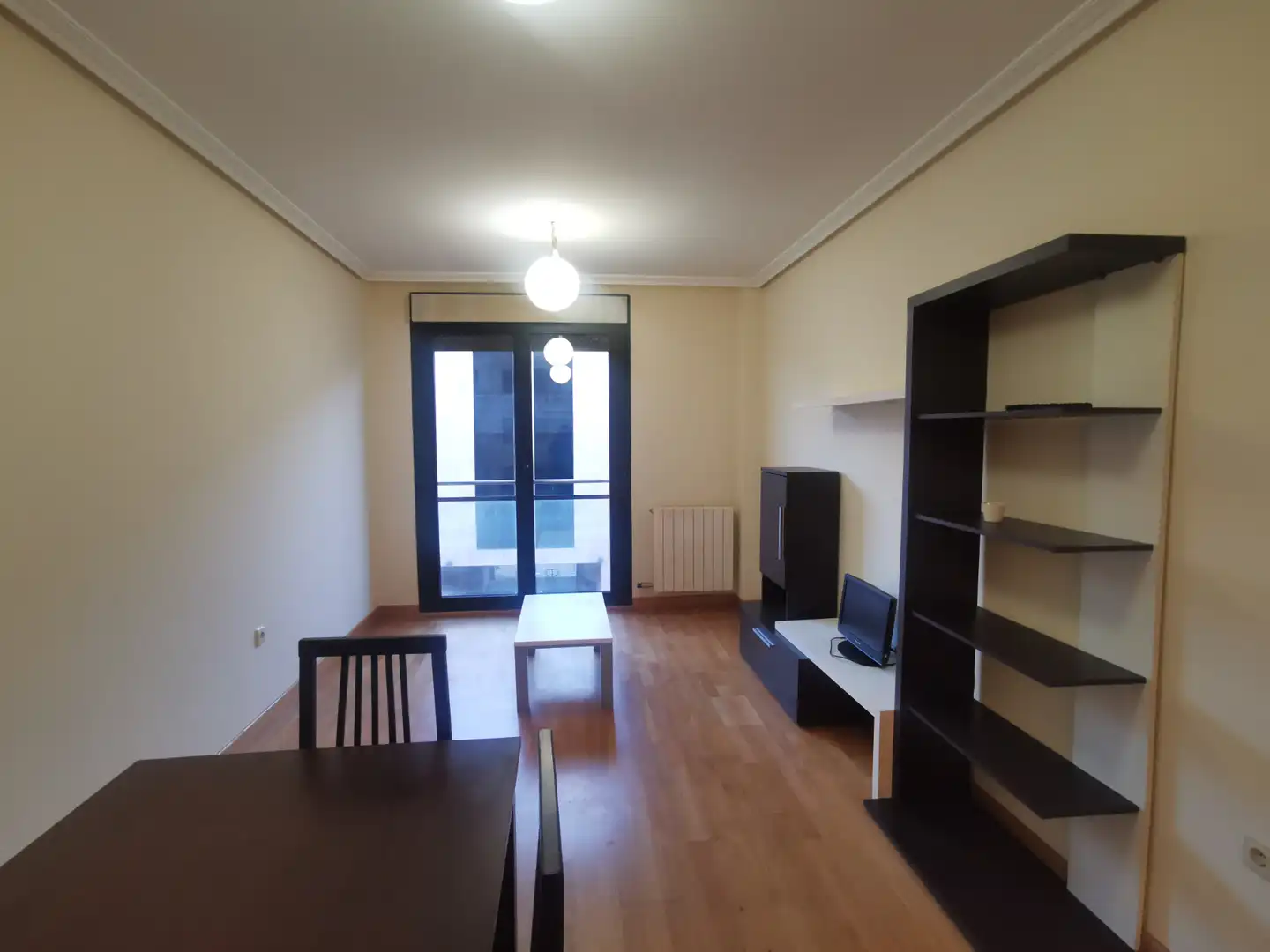 Wohnzimmer von Wohnung zum Verkauf in Salamanca mit Heizung, Parkett und Ofen
