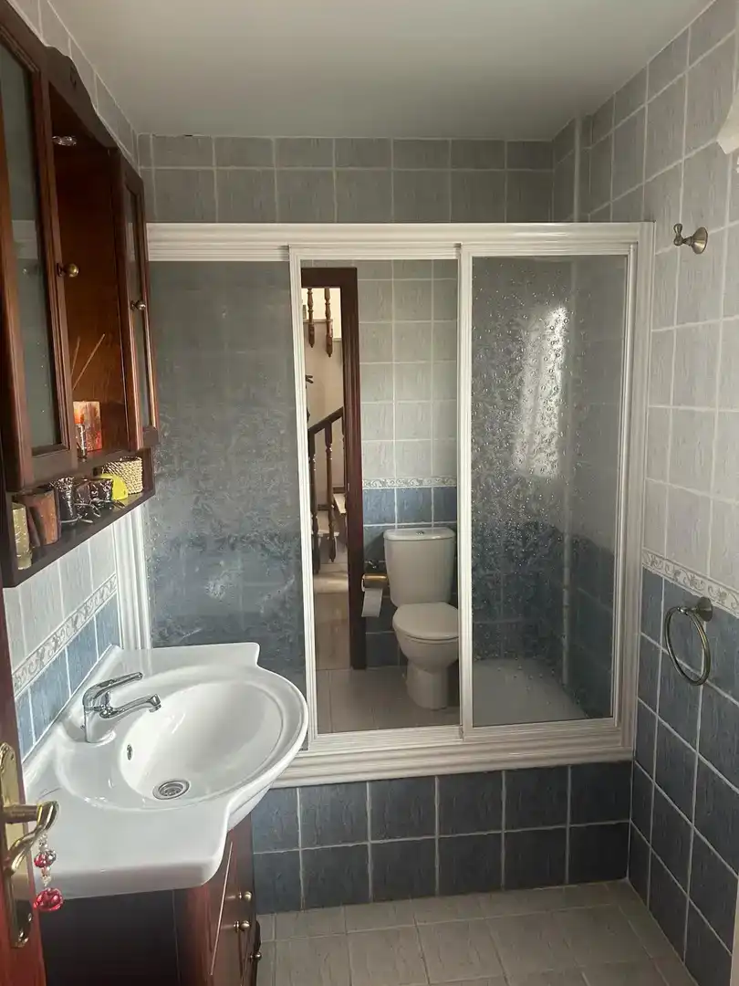 Bany de Casa adosada en venda en Peligros amb Aire condicionat i Balcó