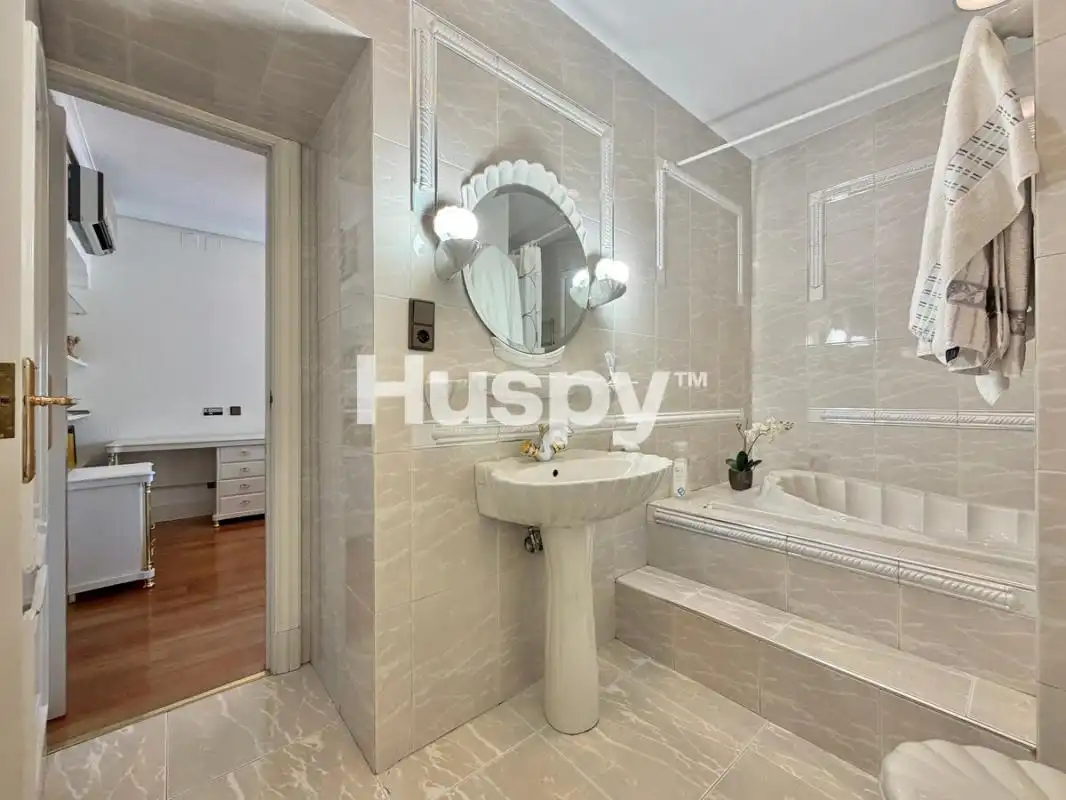 Piso con ascensor en venta en Calle del Aviador Zorita, imagen 15
