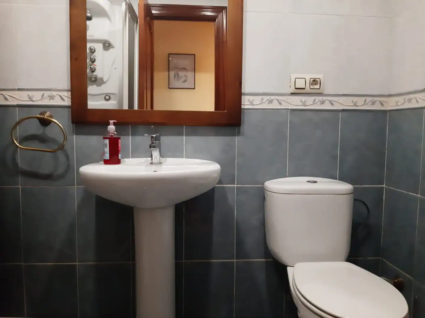Badezimmer von Wohnung zum Verkauf in Ferrol mit Möbliert
