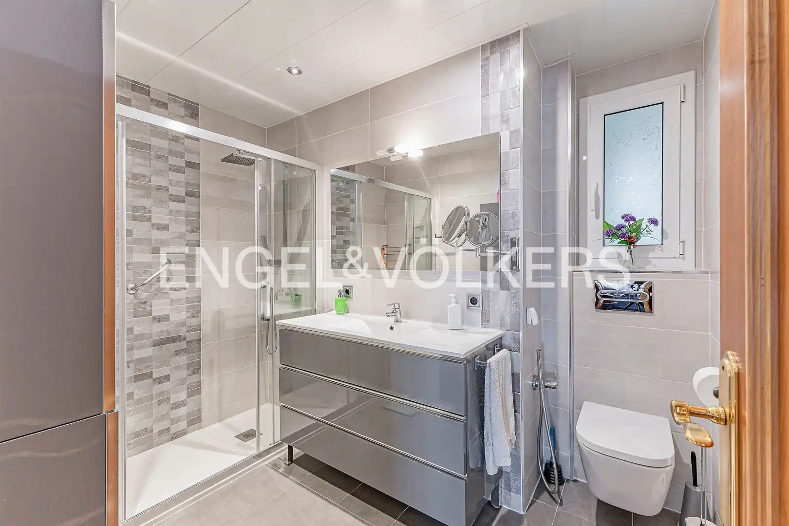 Bathroom of Flat for sale in Barcelona  with Air Conditioner, Heating and Furnished