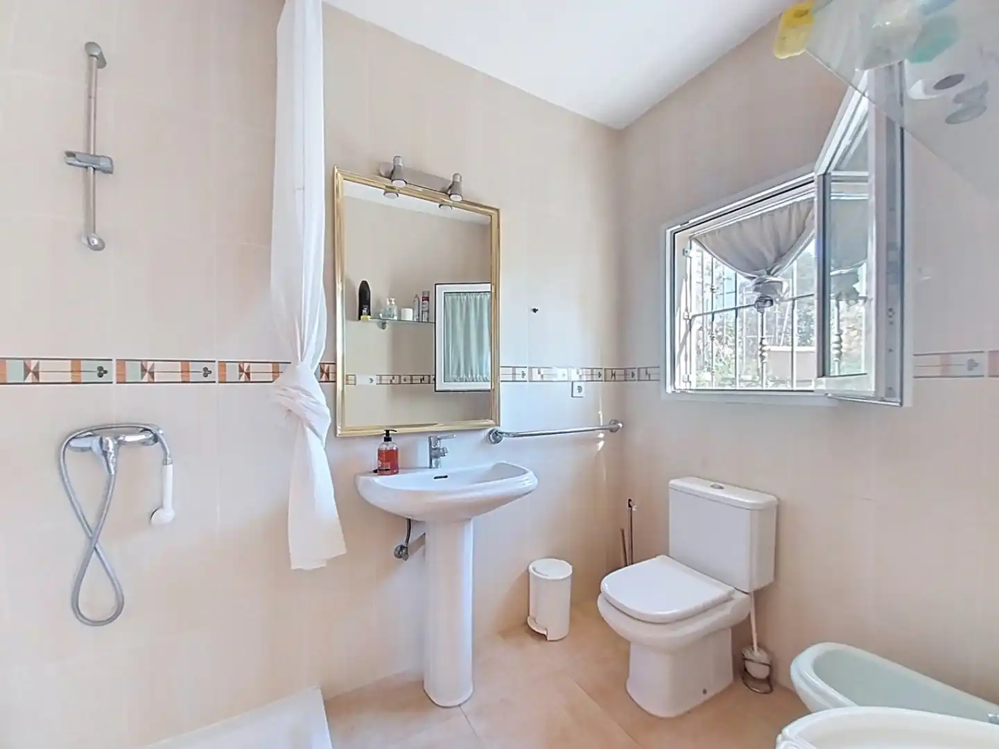 Baño de Casa o chalet en venta en La Nucia con Aire acondicionado, Jardín privado y Terraza
