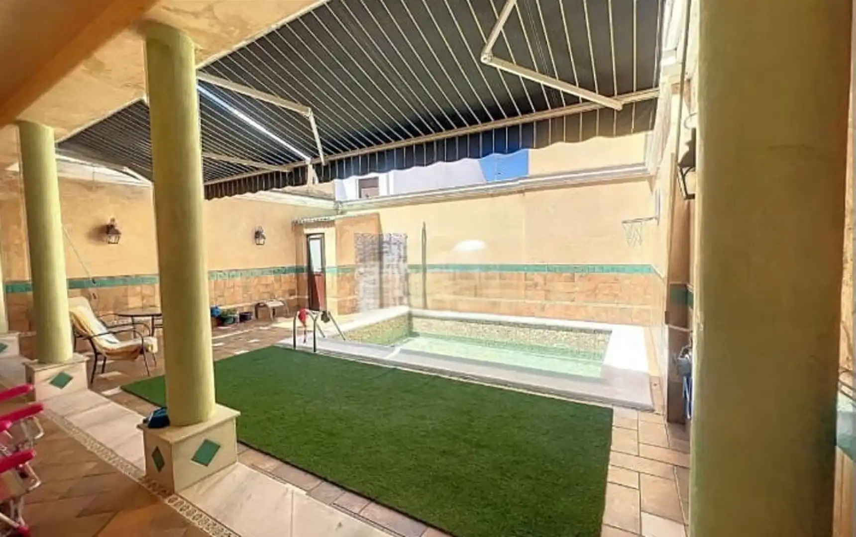 Piscina de Casa adosada en venda en Lucena amb Traster i Piscina