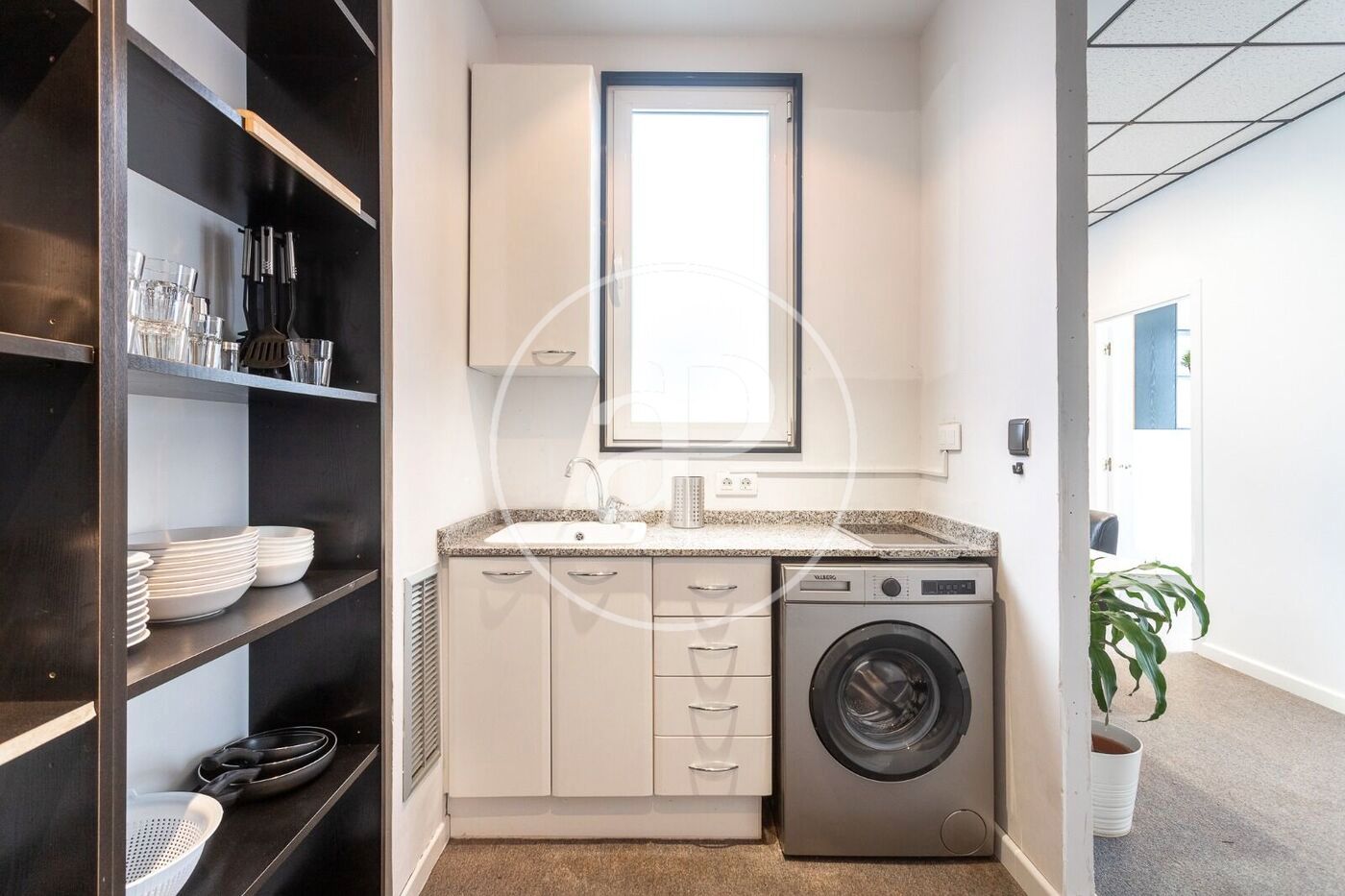 Cuina de Pis de lloguer en  Valencia Capital amb Aire condicionat, Calefacció i Moblat