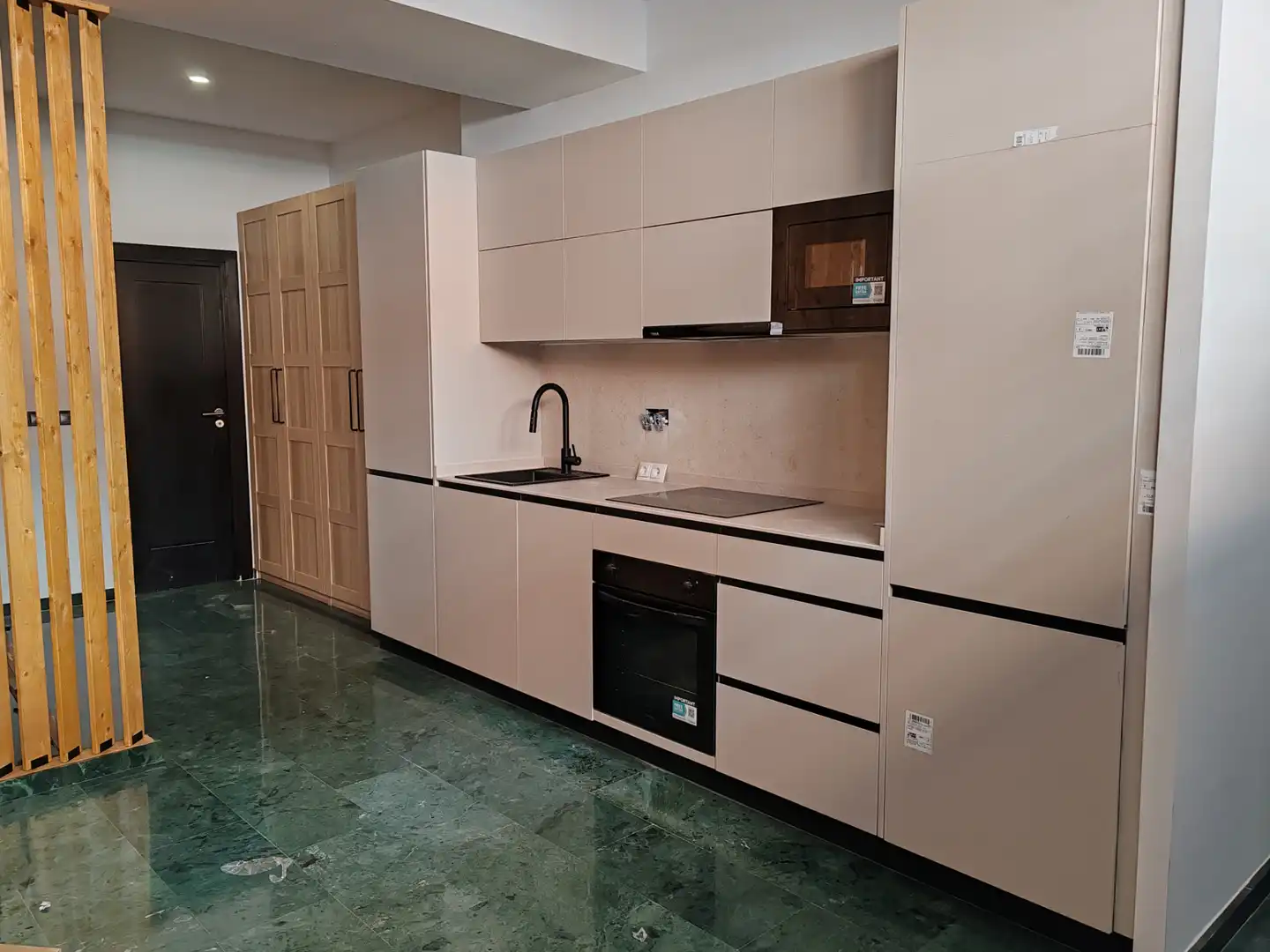 Cocina de Apartamento en venta en Coria del Río con Aire acondicionado, Horno y Lavadora