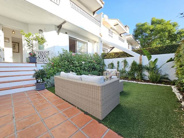 Casa-chalet en Venta en N/A en La Dama de Noche - La Alzambra