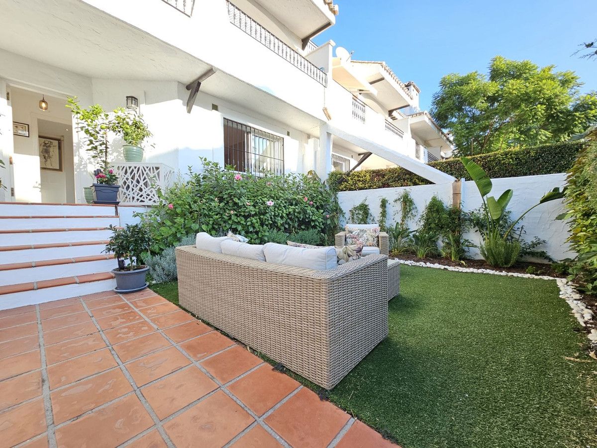 Garden of House or chalet for sale in Marbella  with Air Conditioner, Furnished and Internet