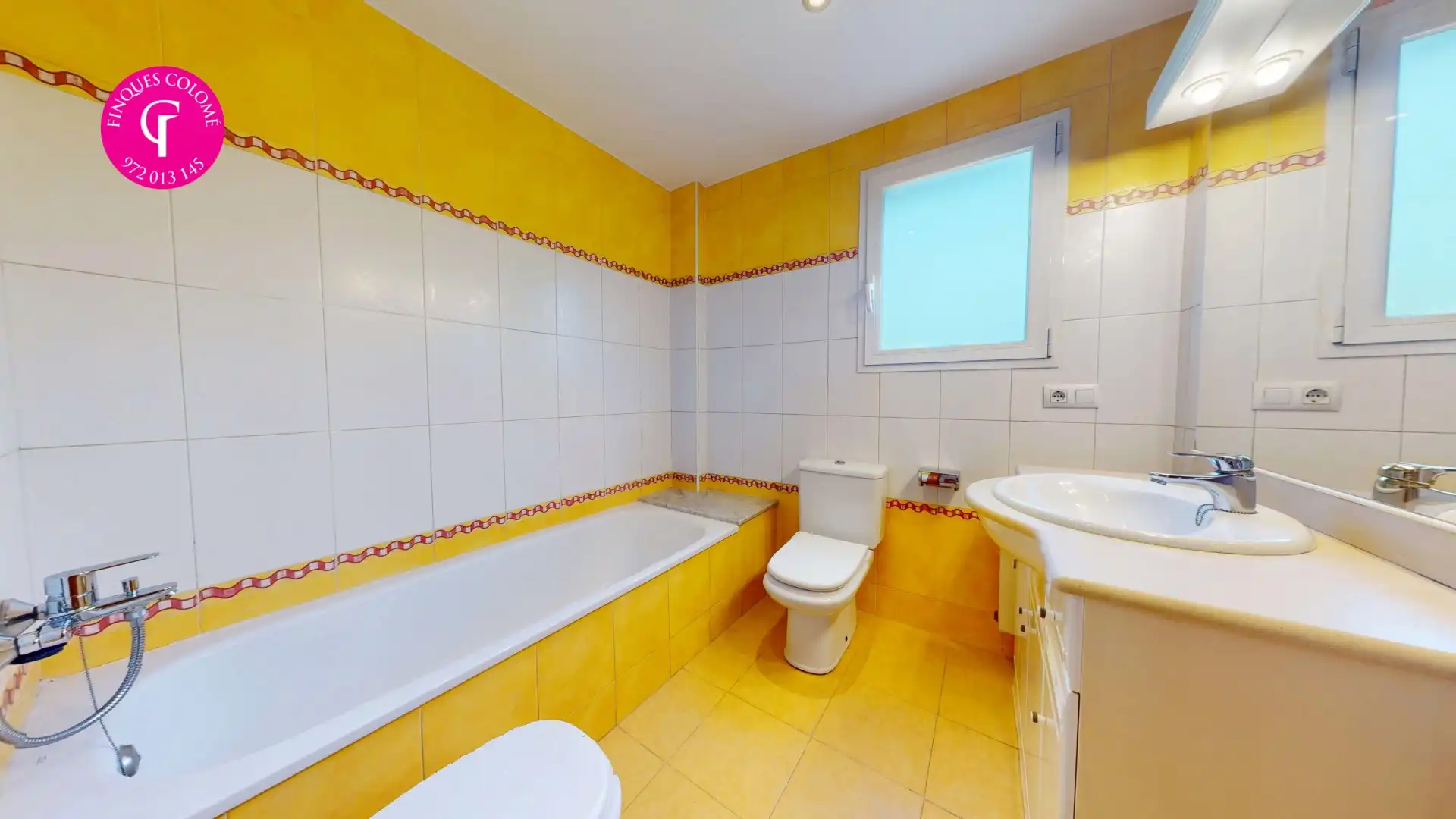 Bathroom of Flat for sale in Sarrià de Ter  with Air Conditioner, Heating and Balcony