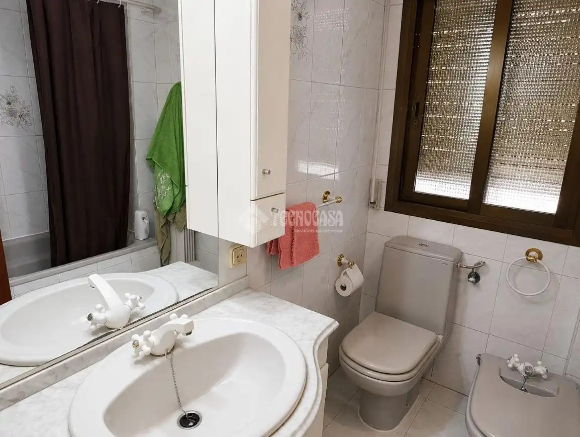 Baño de Casa adosada en venta en Fuenlabrada con Calefacción