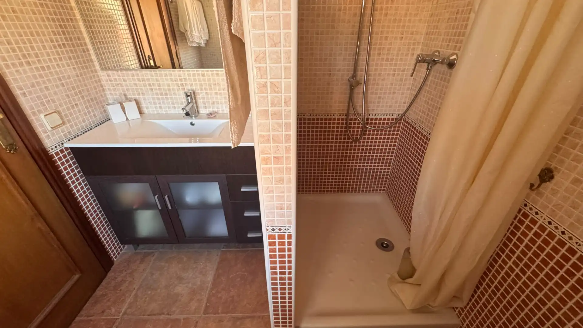 Bathroom of Houses for sale in El Catllar   with Air Conditioner, Private garden and Swimming Pool