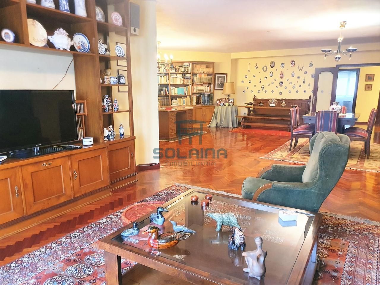 Sala d'estar de Pis en venda en Ourense Capital  amb Calefacció, Parquet i Traster
