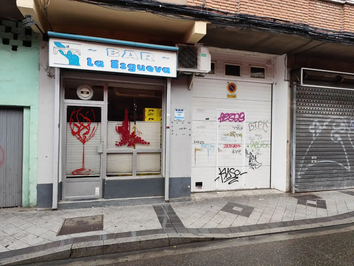 Vista exterior de Local en venda en Valladolid amb Aire condicionat, Calefacció i Moblat