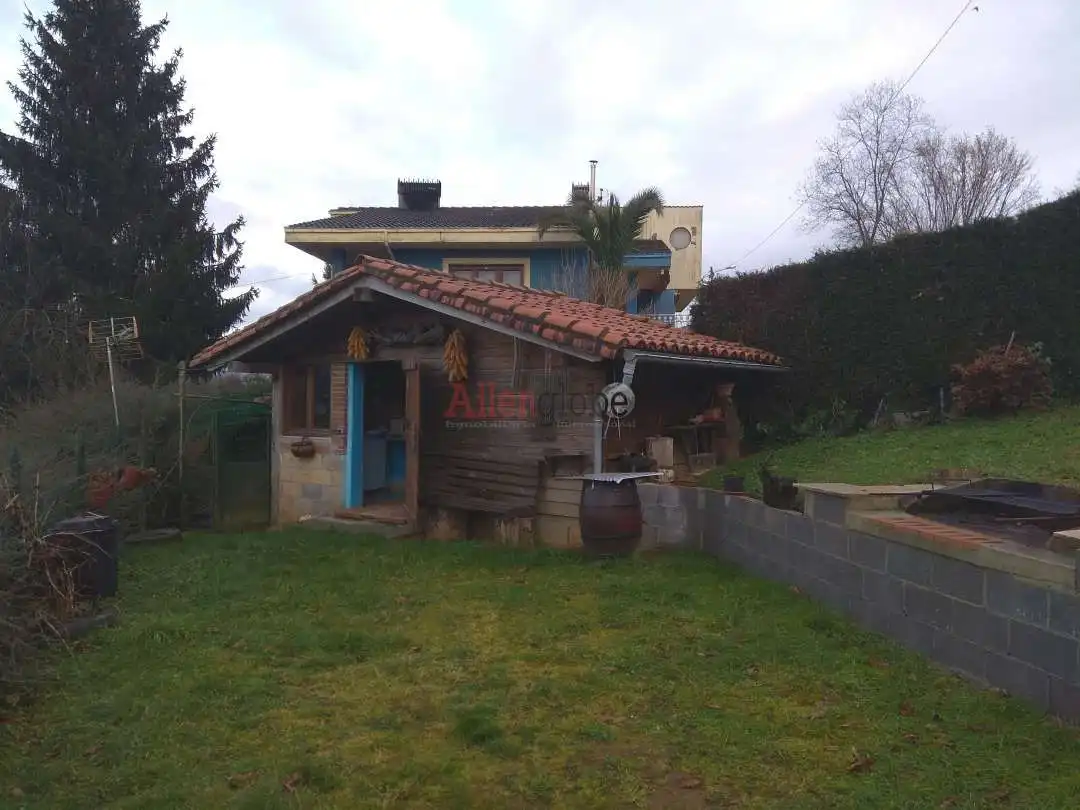 Vista exterior de Casa o chalet en venta en Nava con Calefacción, Terraza y Balcón