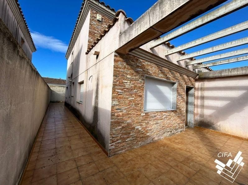 Exterior view of Single-family semi-detached for sale in Vinaròs  with Private garden, Terrace and Community pool