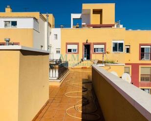 Exterior view of Attic to rent in Roquetas de Mar  with Terrace and Furnished