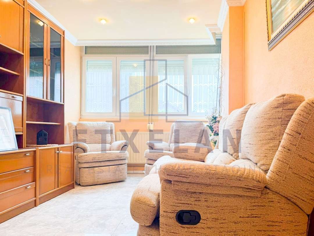 Sala d'estar de Pis en venda en Elorrio amb Calefacció, Traster i Moblat