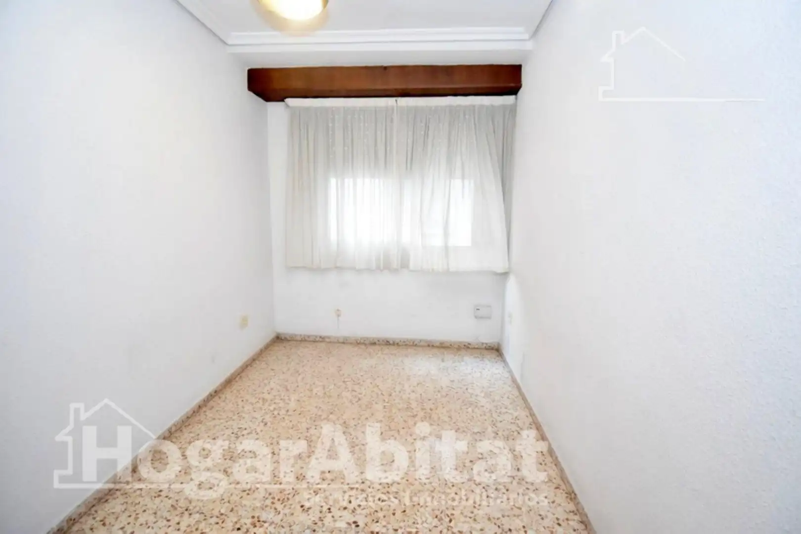 Habitación de Piso en venta en Castellón de la Plana / Castelló de la Plana con Trastero y Balcón