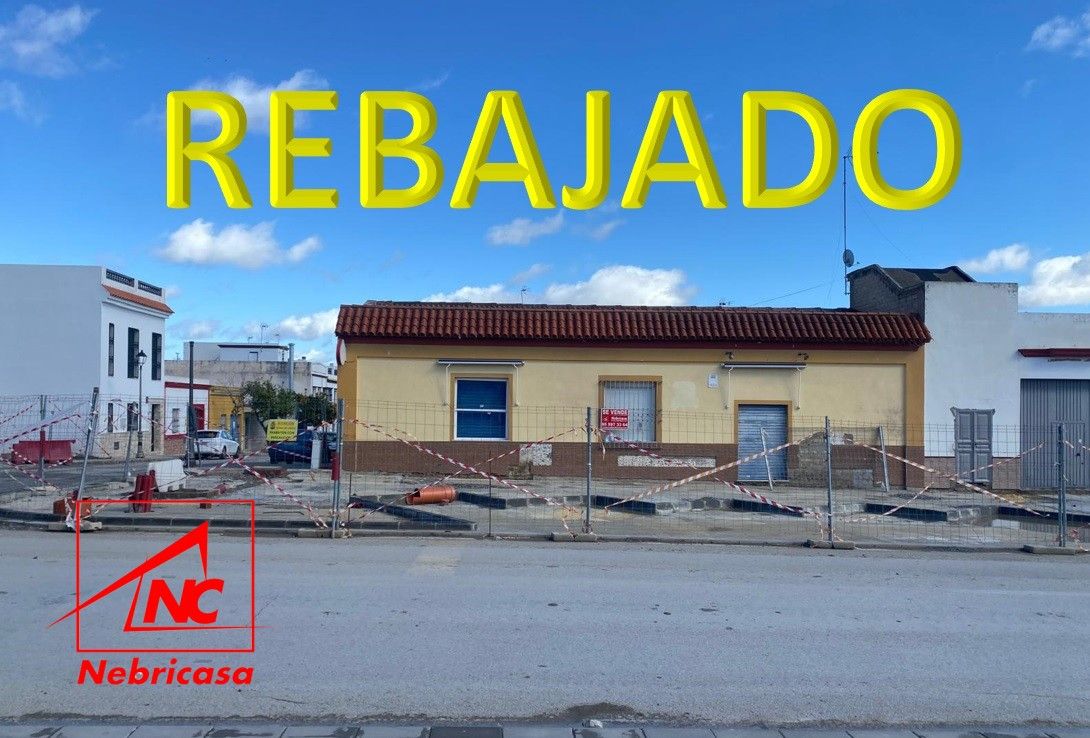 Vista exterior de Nau industrial en venda en Las Cabezas de San Juan