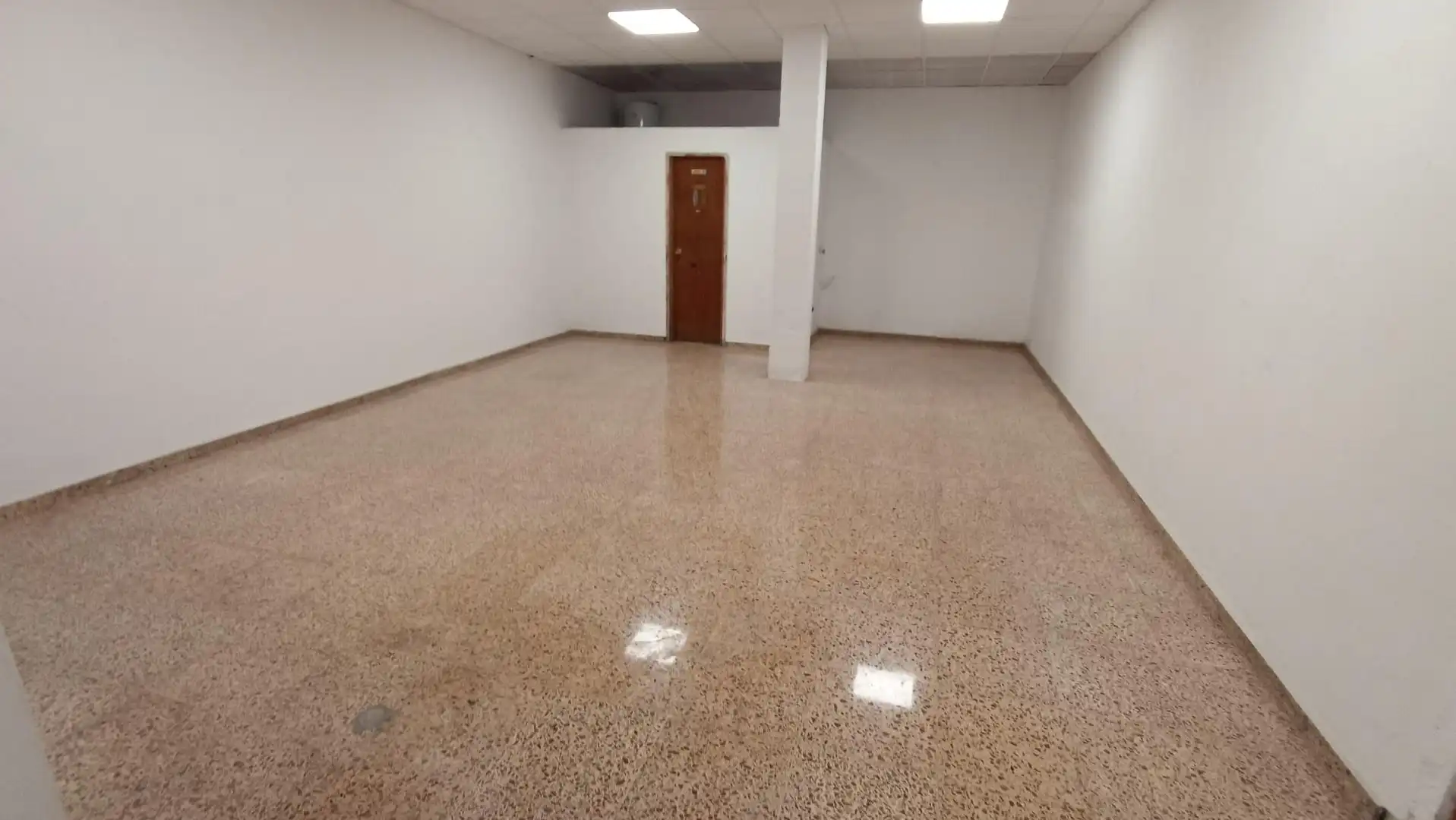 Local de lloguer a Calle MADRE VEDRUNA, 2, Parque Geólogo José Royo Gómez