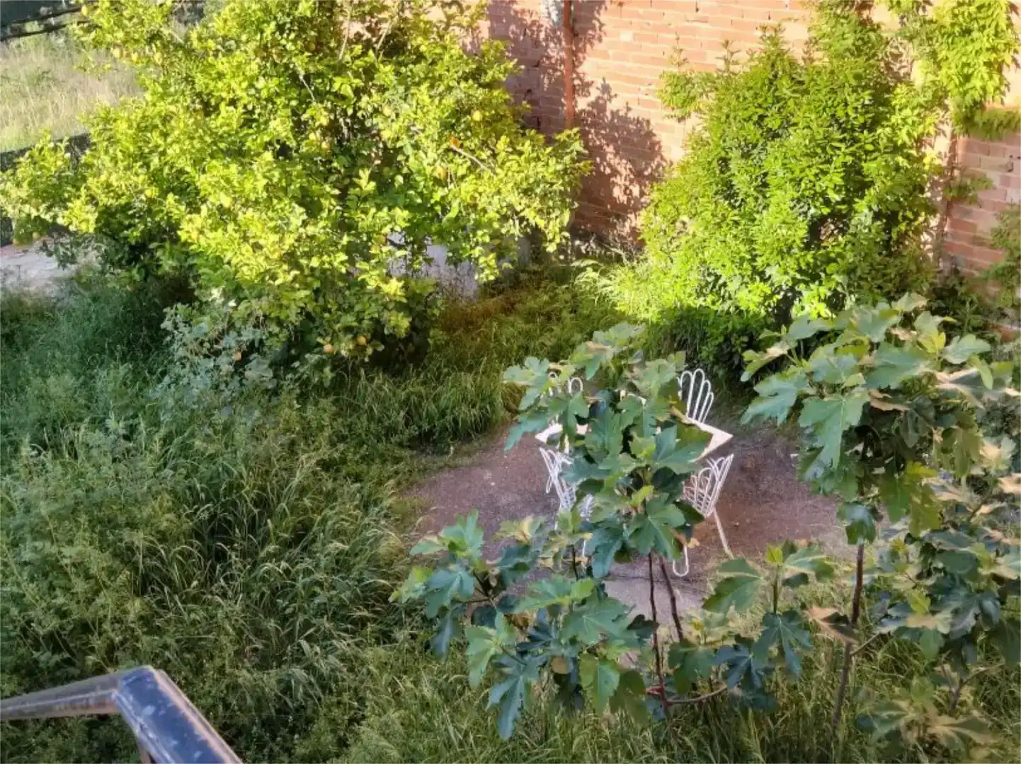 Garden of Flat for sale in Otos  with Air Conditioner, Private garden and Storage room