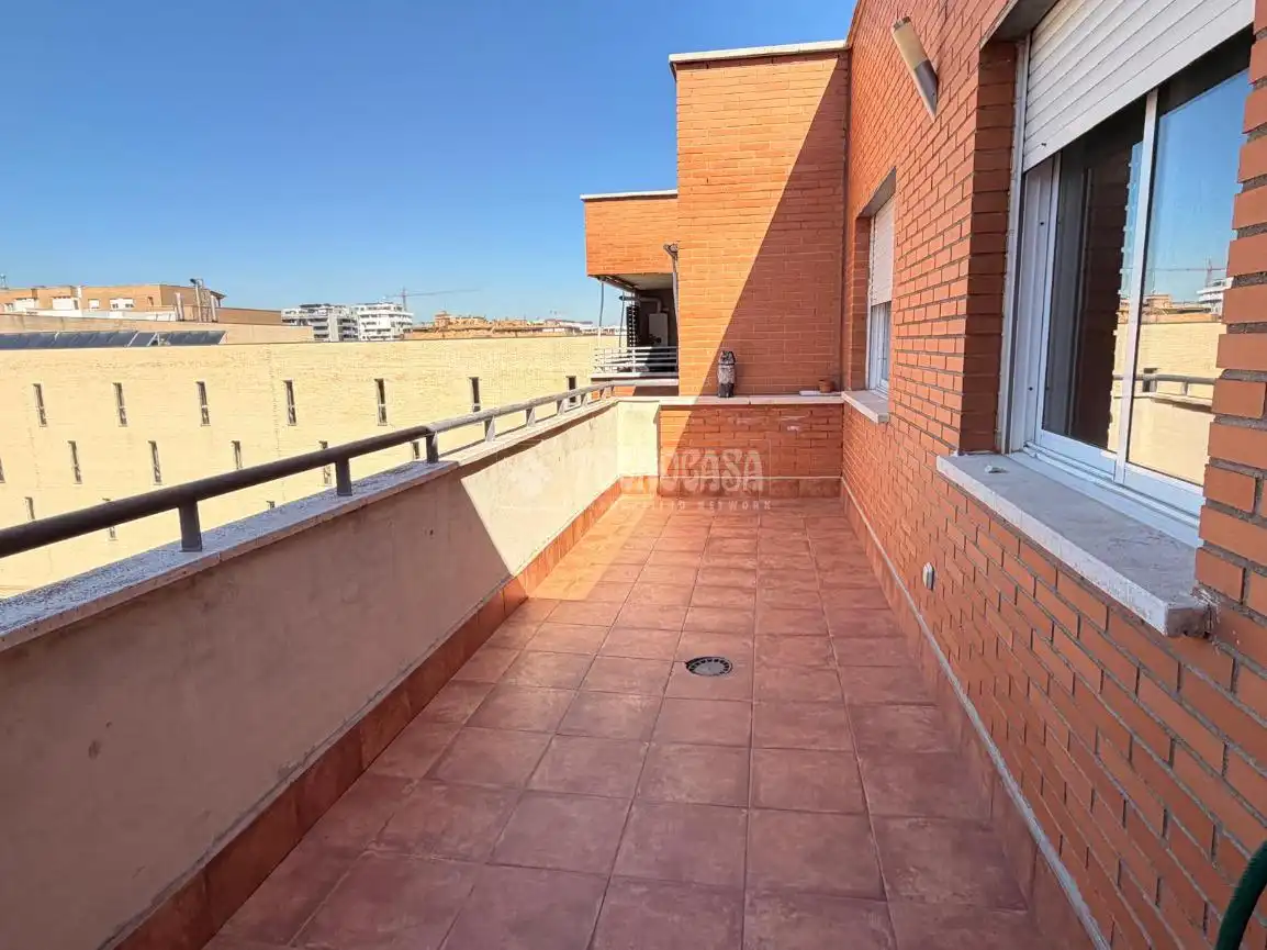 Terraza de Ático en venta en Valdemoro con Calefacción, Terraza y Trastero