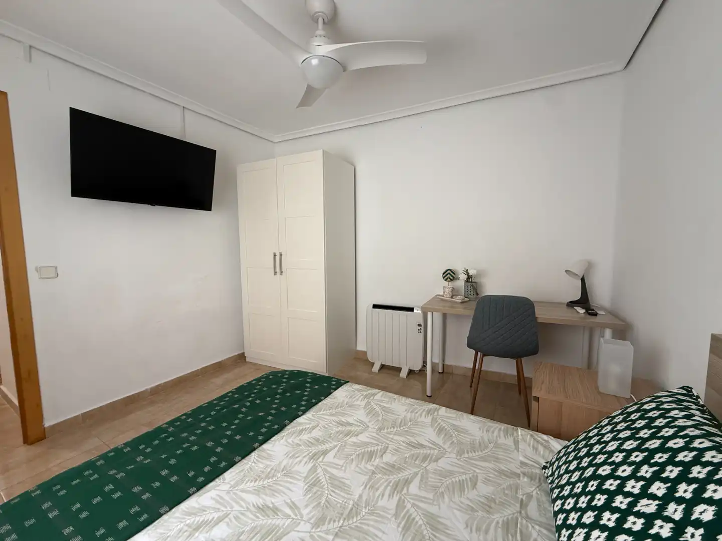 Habitación de Piso para compartir en Castellón de la Plana / Castelló de la Plana con Amueblado, Horno y Lavadora