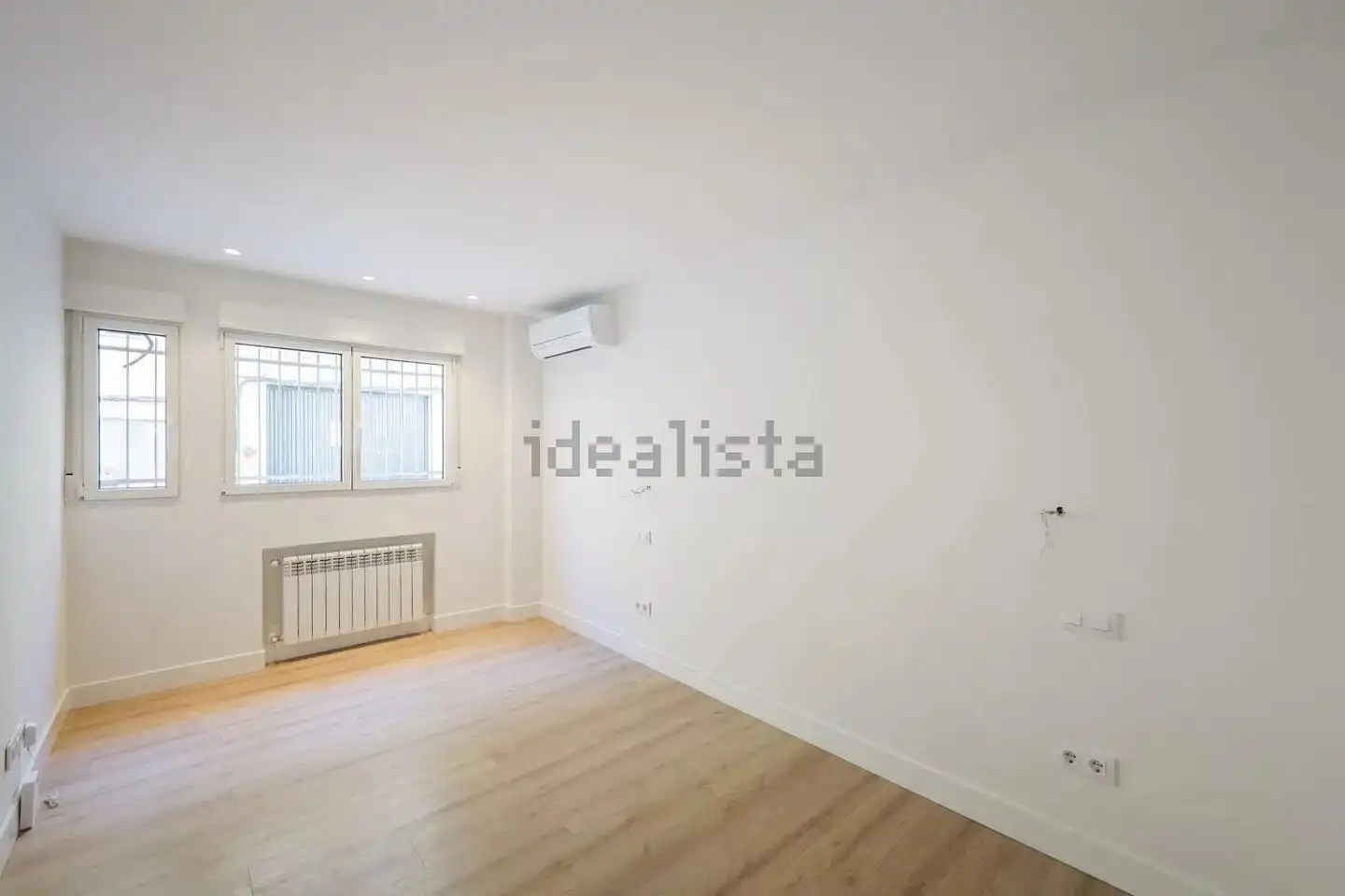 Habitación de Planta baja en venta en Madrid con Aire acondicionado y Terraza
