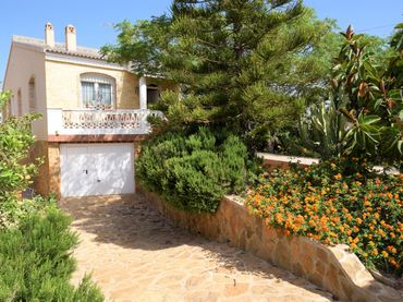 Chalet con jardín en venta en Nueva Torrevieja - Aguas Nuevas