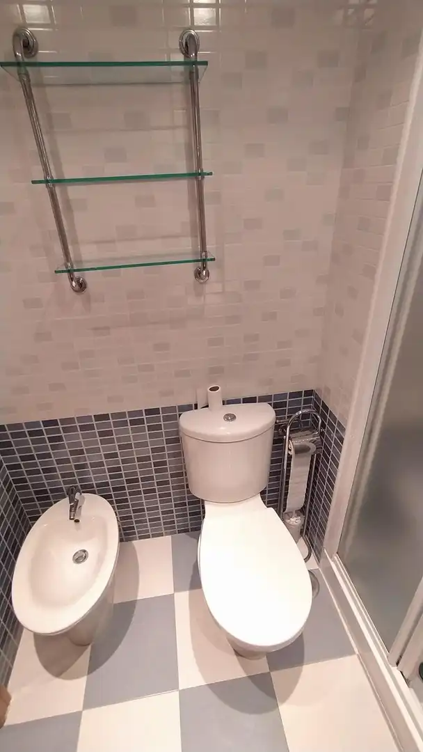 Bany de Pis en venda en Málaga amb Aire condicionat, Jardí privat i Terrassa