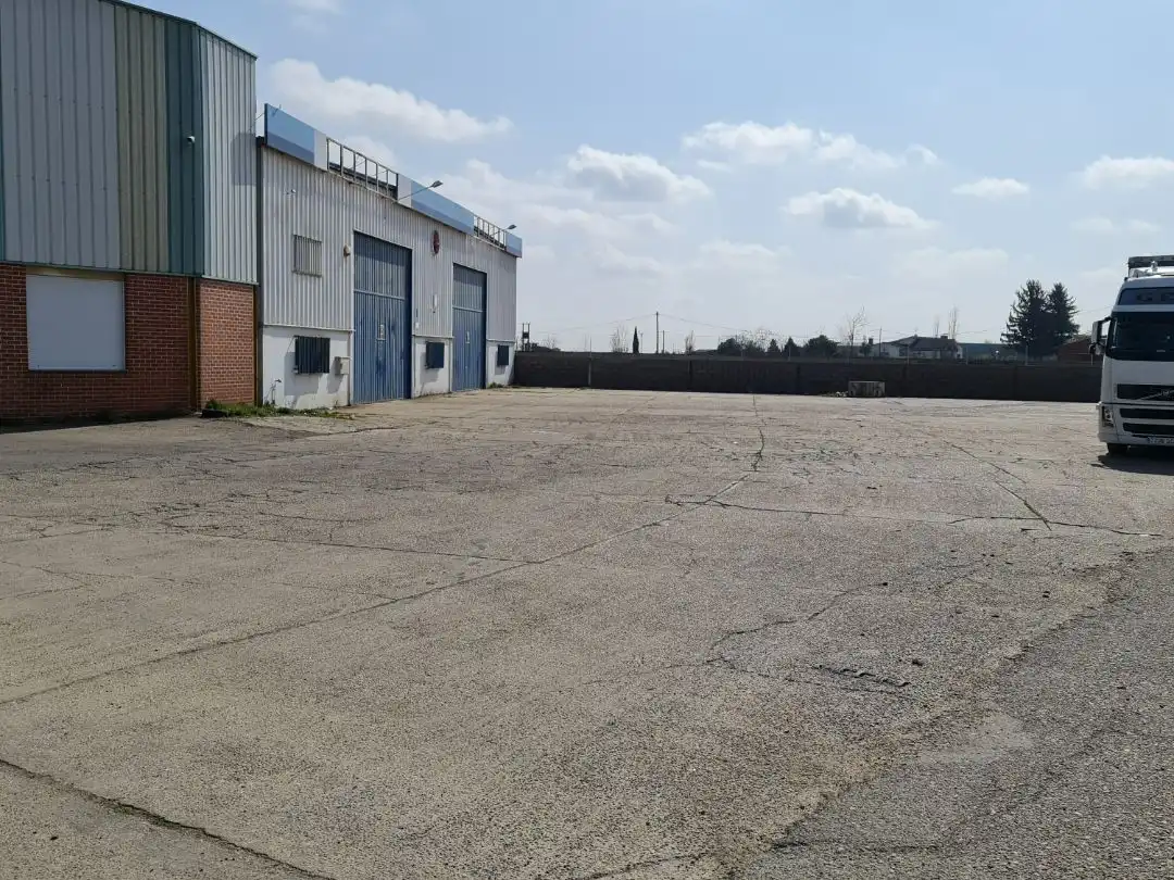 Vista exterior de Terreno industrial en venta en León Capital 
