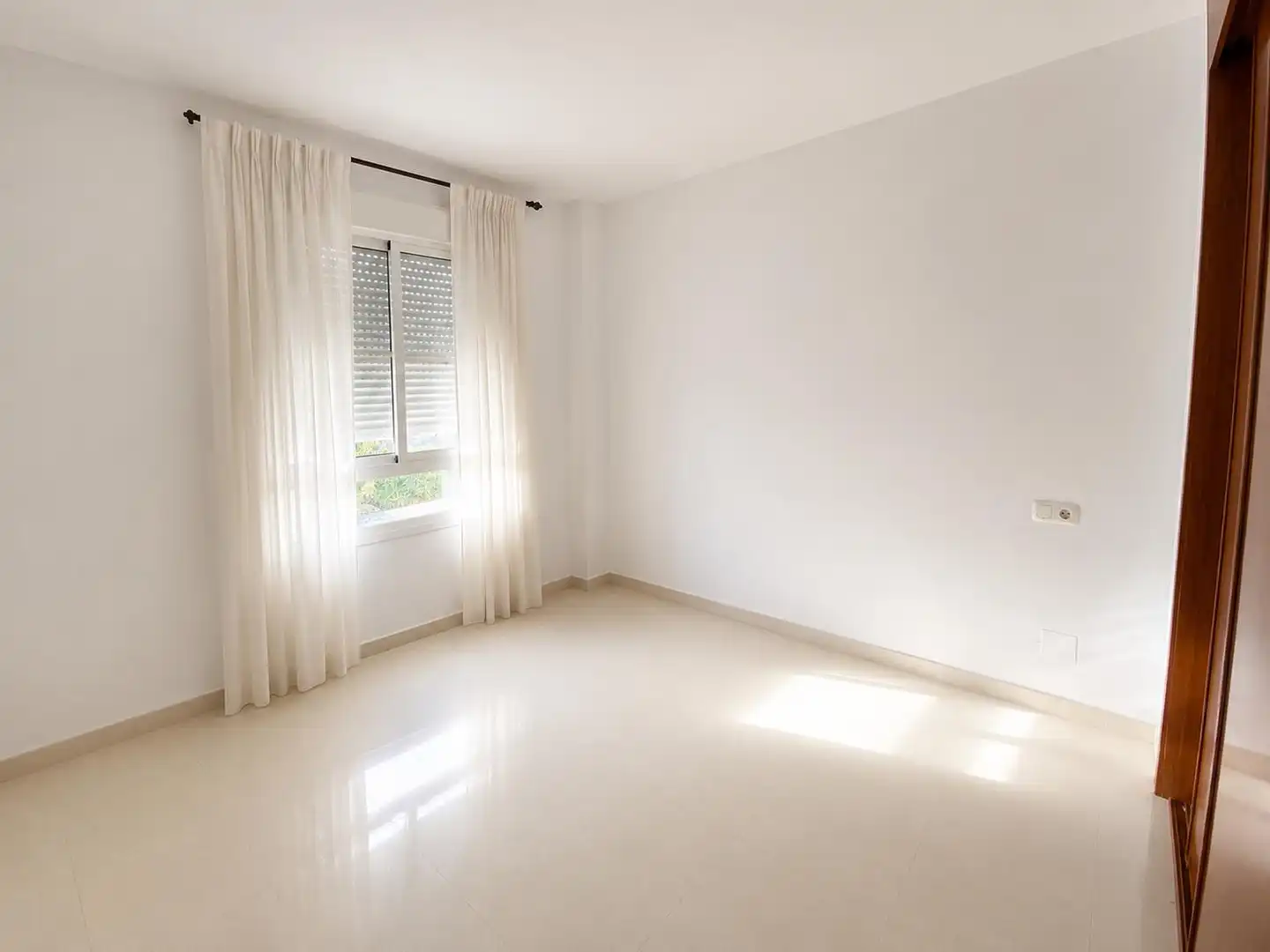Habitación de Piso en venta en Málaga con Aire acondicionado, Calefacción y Jardín privado