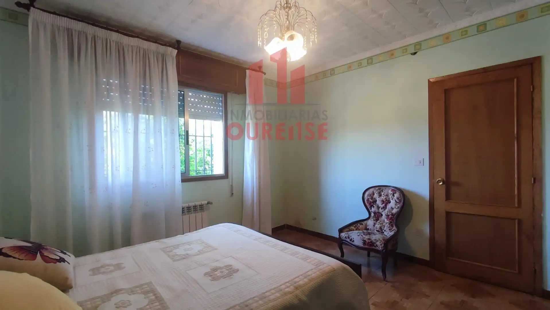 Dormitori de Casa o xalet en venda en A Merca   amb Calefacció i Moblat