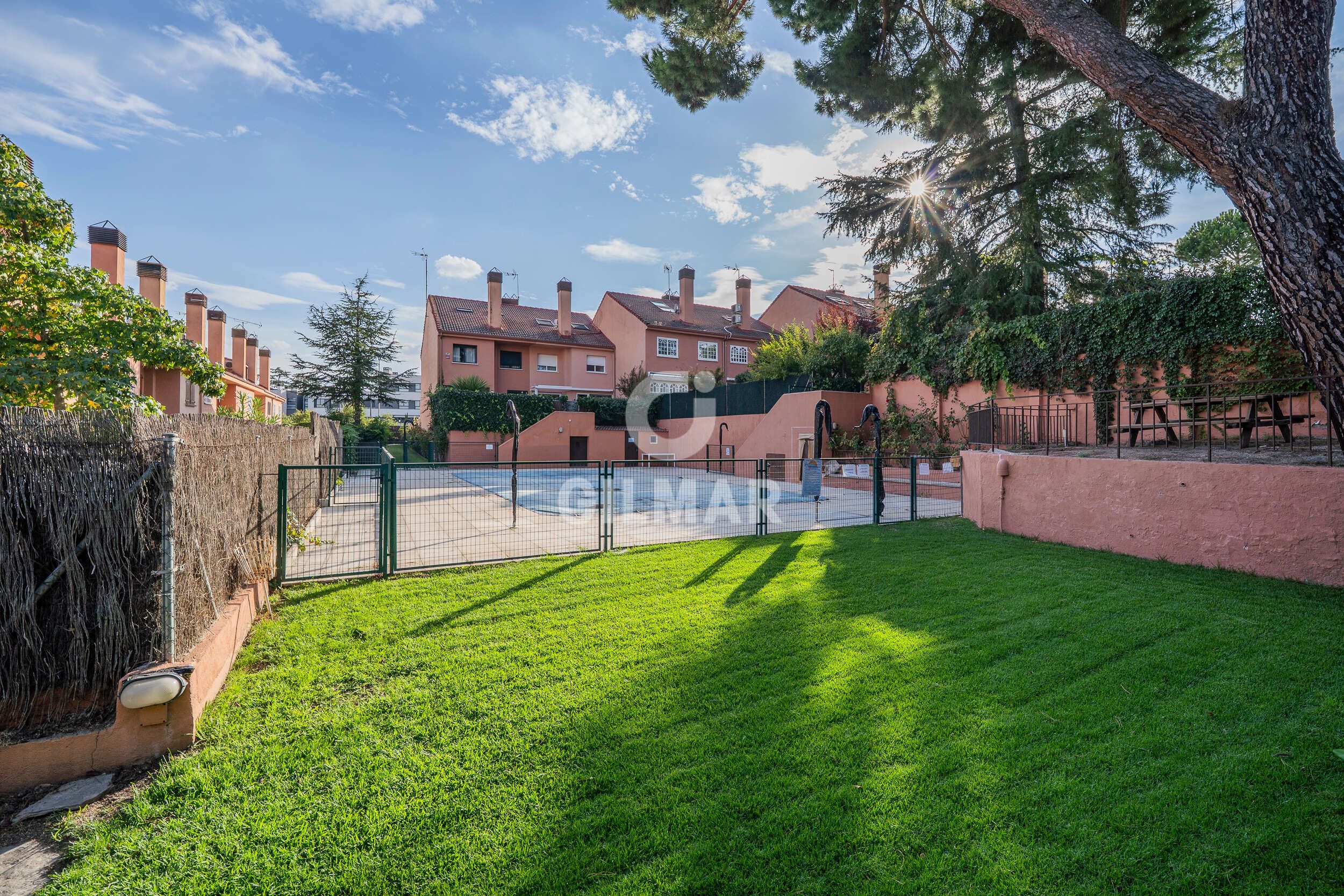 Garden of Single-family semi-detached for sale in Pozuelo de Alarcón  with Heating, Private garden and Swimming Pool