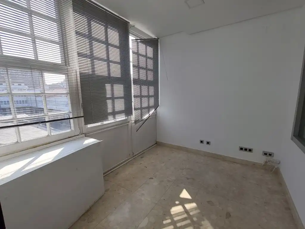 Oficina amb ascensor en venda a Pl. Pedro Menéndez, imagen 3