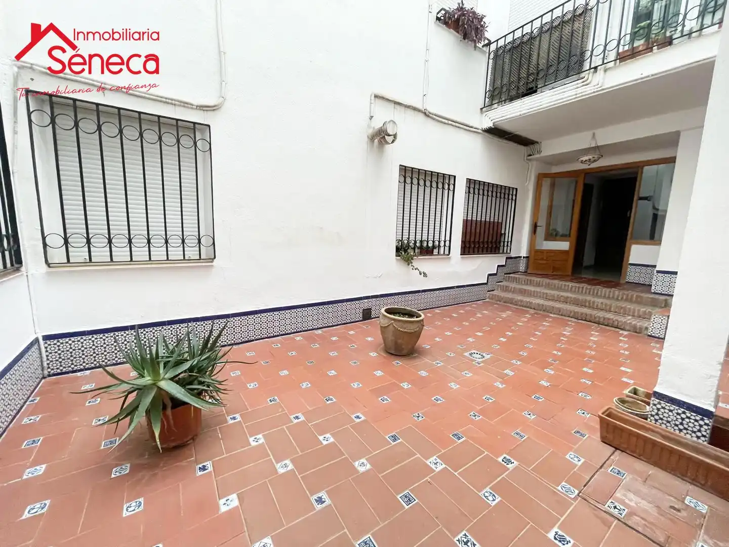Exterior view of Flat for sale in Córdoba  with Air Conditioner, Heating and Furnished