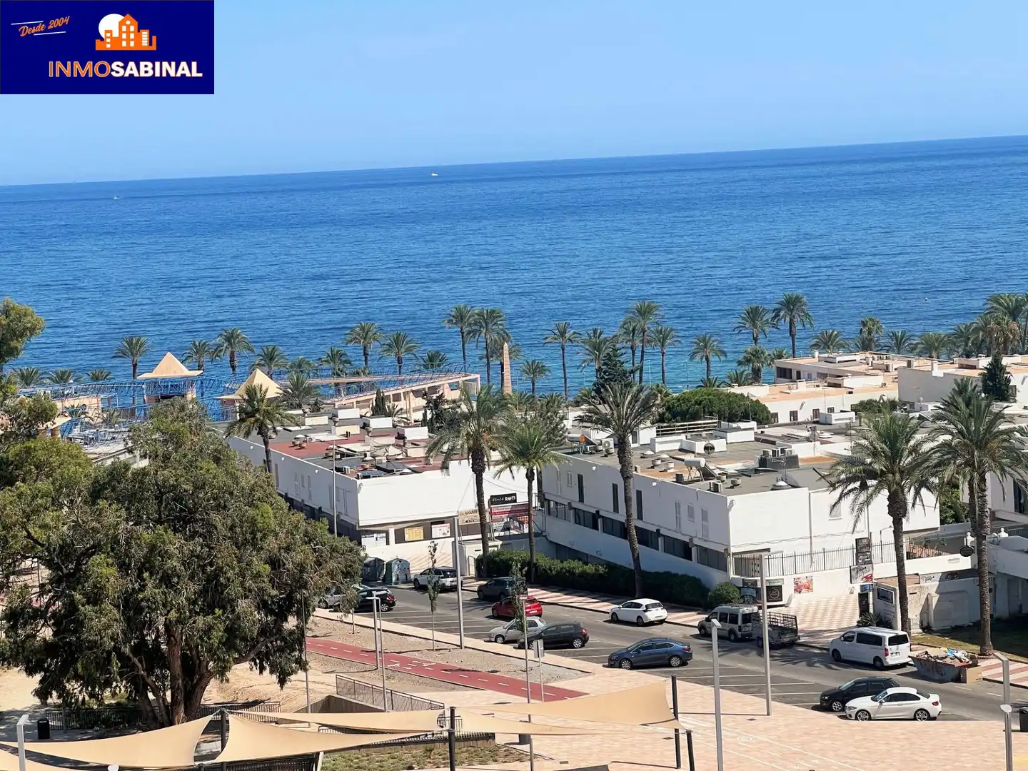 Vista exterior de Estudio en venta en Roquetas de Mar con Jardín privado, Terraza y Piscina comunitaria