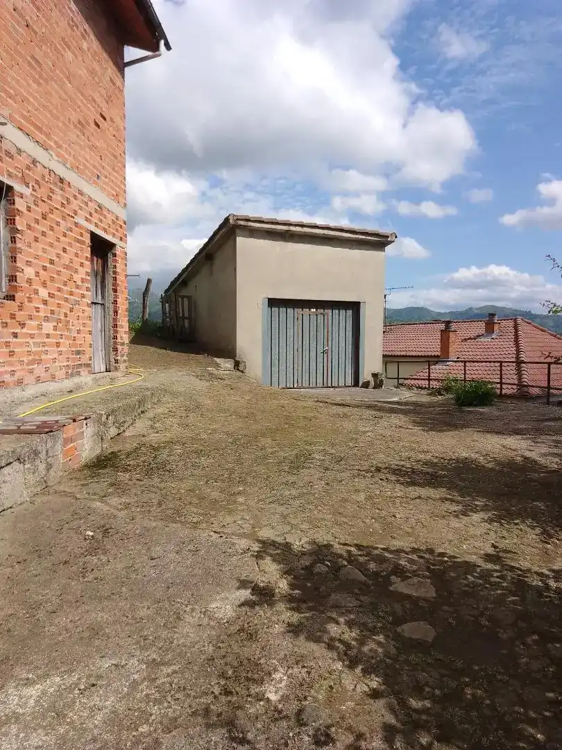 Casa adosada en venta en Bimenes con Jardín privado