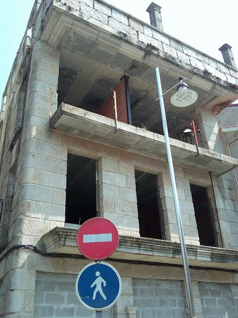 Vista exterior de Edificio en venta en Marín