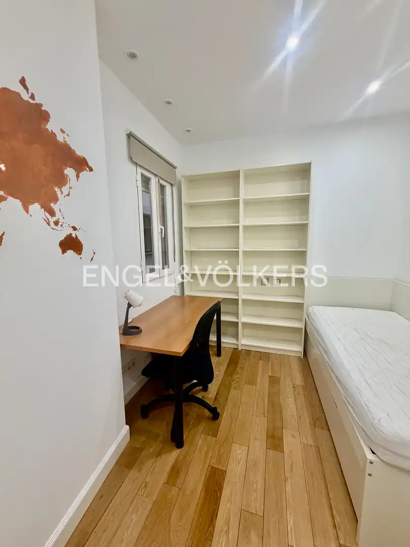 Außenansicht von Wohnung zur Miete in Madrid mit Heizung, Möbliert und Balkon
