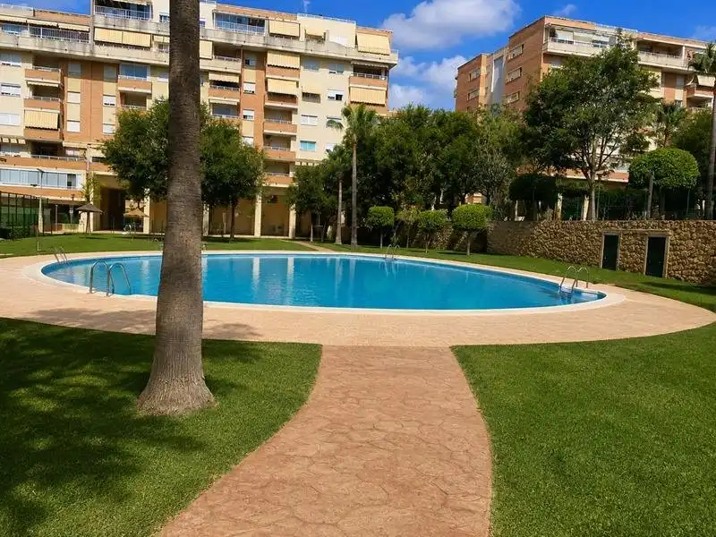 Piso con piscina en venta en Teatinos - Universidad