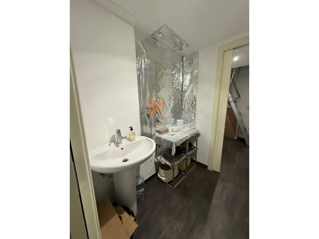 Baño de Local de alquiler en Santiago de Compostela 