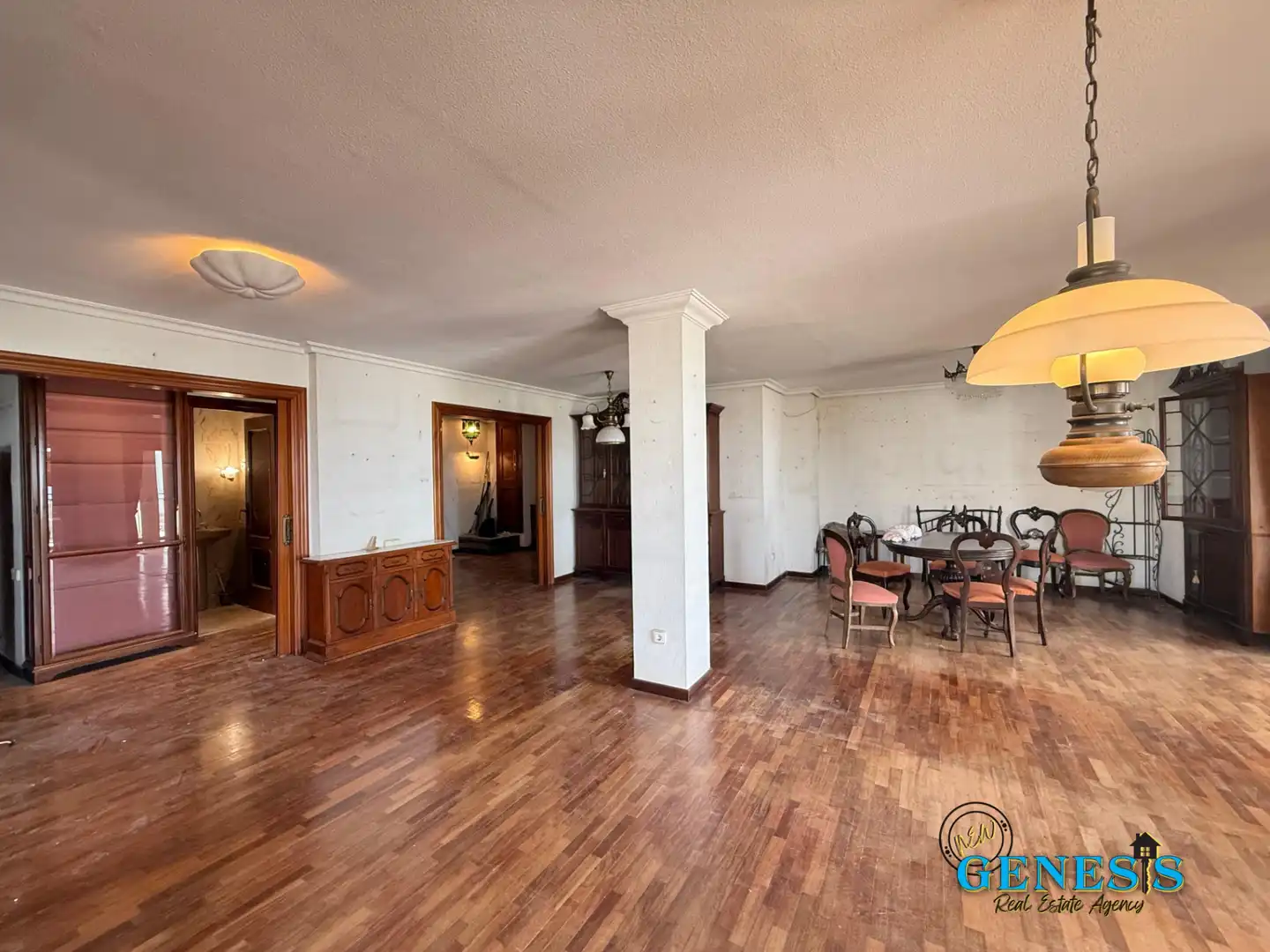 Menjador de Apartament en venda en Torrevieja amb Parquet i Moblat