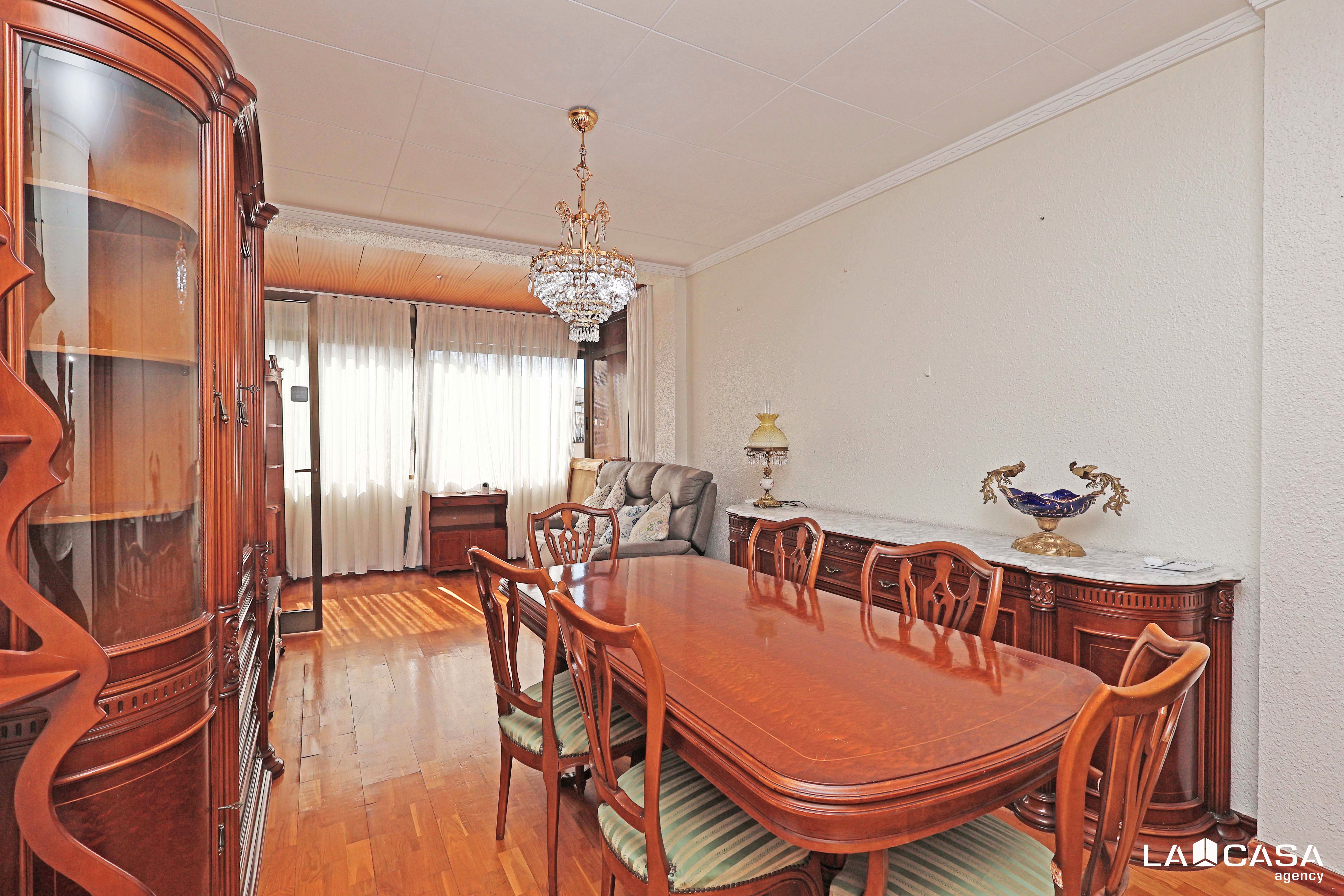 Menjador de Pis en venda en  Barcelona Capital amb Balcó