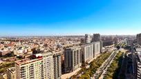 Außenansicht von Wohnung zum verkauf in  Valencia Capital mit Klimaanlage, Terrasse und Schwimmbad