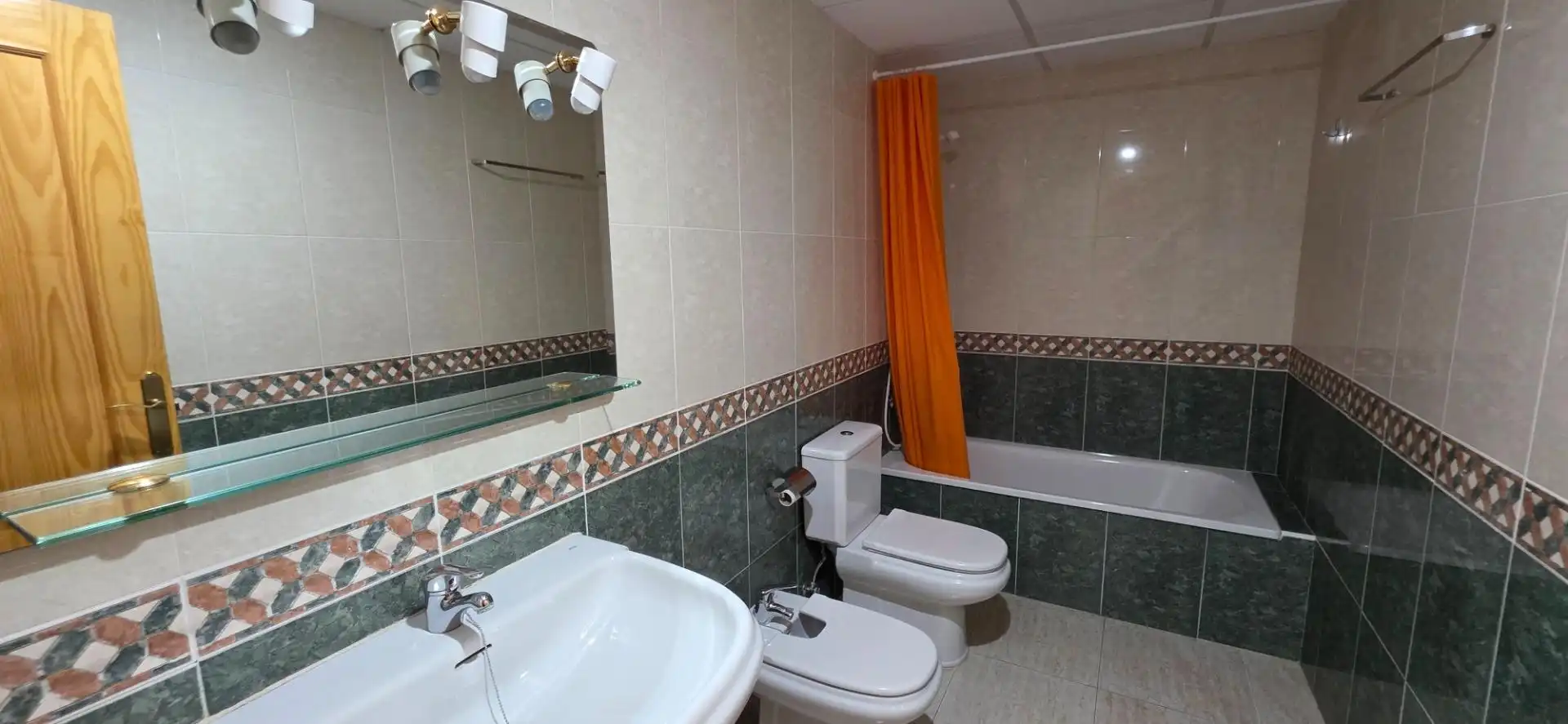 Bany de Dúplex en venda en L'Ametlla de Mar  amb Jardí privat i Terrassa