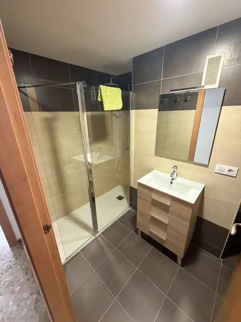 Badezimmer von Wohnung zur Miete in Sagunto / Sagunt mit Klimaanlage