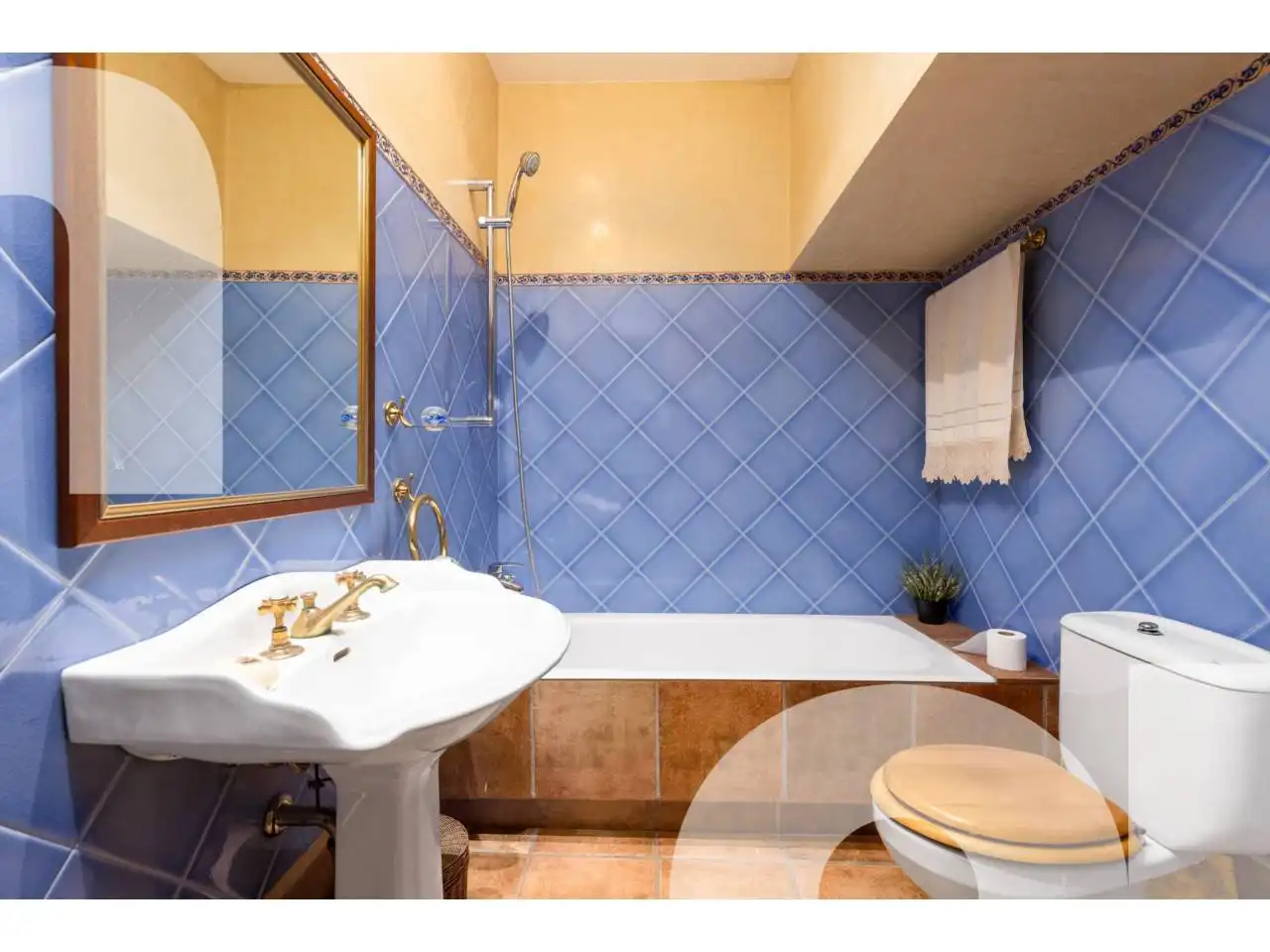 Baño de Casa o chalet de alquiler en Santa Eulàlia de Ronçana con Calefacción, Jardín privado y Terraza